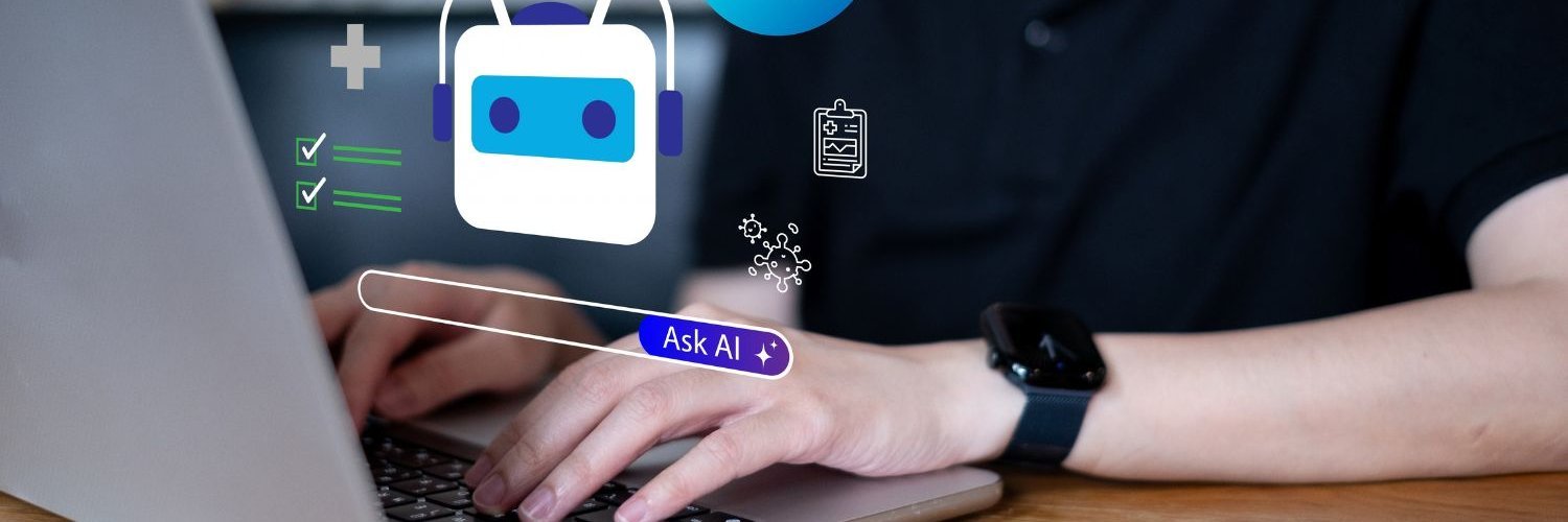 Eine Person sitzt vor einem Laptop und tippt. Im Vordergrund sind verschiedene Symbole und der Schriftzug „Ask AI“.