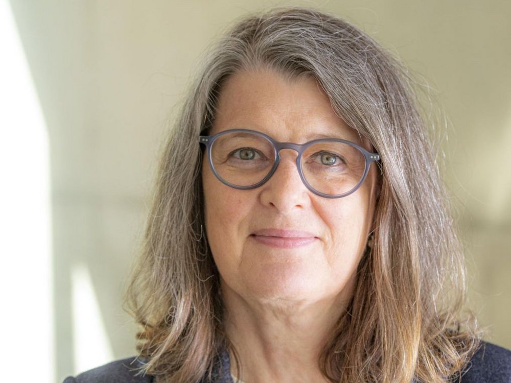 Das Foto zeigt das Porträt von Prof. Britta Renner.