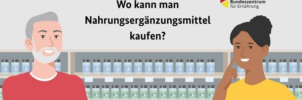 Das Bild ist im Comic-Stil gestaltet. Ein Mann und eine Frau stehen vor einem Regal mit Nahrungsergänzungsmitteln. Darüber steht der Text „Wo kann man Nahrungsergänzungsmittel kaufen?“ und das Logo des Bundeszentrums für Ernährung ist abgebildet.  