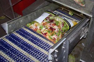 Schlauchbeutelmaschine zum Abpacken von Schnittsalaten