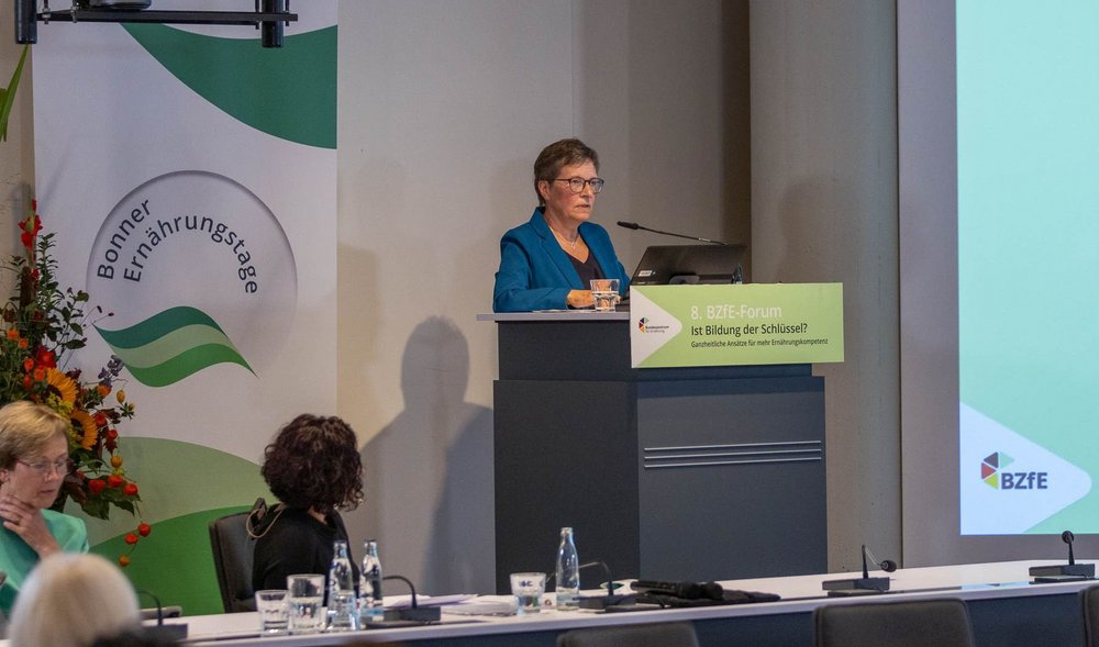 Dr. Barbara Kaiser spricht auf dem 8. BZfE-Forum.
