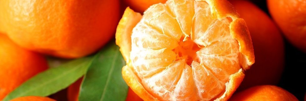 Eine geschälte Mandarine.