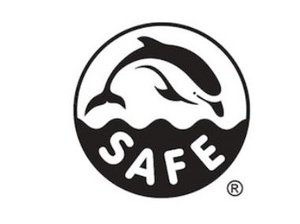 Schwarz-weißes Logo mit der Zeichnung eines Delfins und dem Text "Safe".