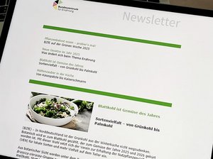 Tablet mit Ansicht des BZfE-Newsletters