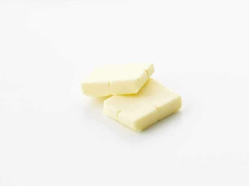 Es sind zwei Stücke Butter abgebildet.