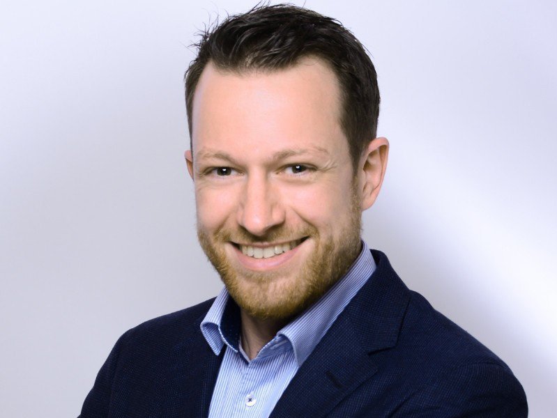 Das Foto zeigt das Porträt von Christian Sandner.
