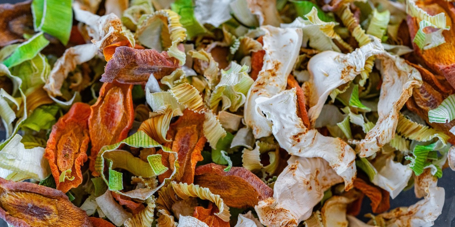 Dörrgemüse aus Möhren, Lauch und Pastinake. . Artikel "Getrocknete Leckereien" öffnen.