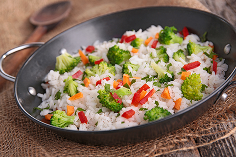 Bild: Pfanne mit Reis und Gemüse