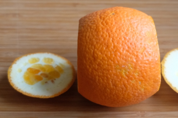 Orange angeschnitten